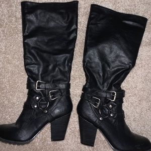 SOLD Black leather heel boots!